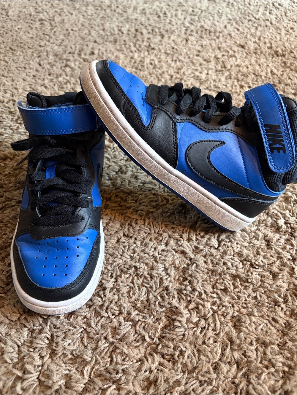 Nike Kids Mid-Top Sneakers in Black and Blue